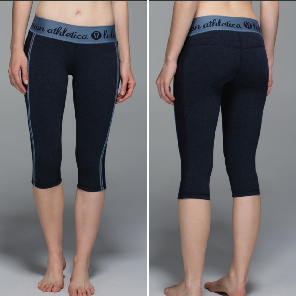 Lululemon Size 4 Reversible Inner Essence Crop Leggings 2 in 1 Navy Blue Gray